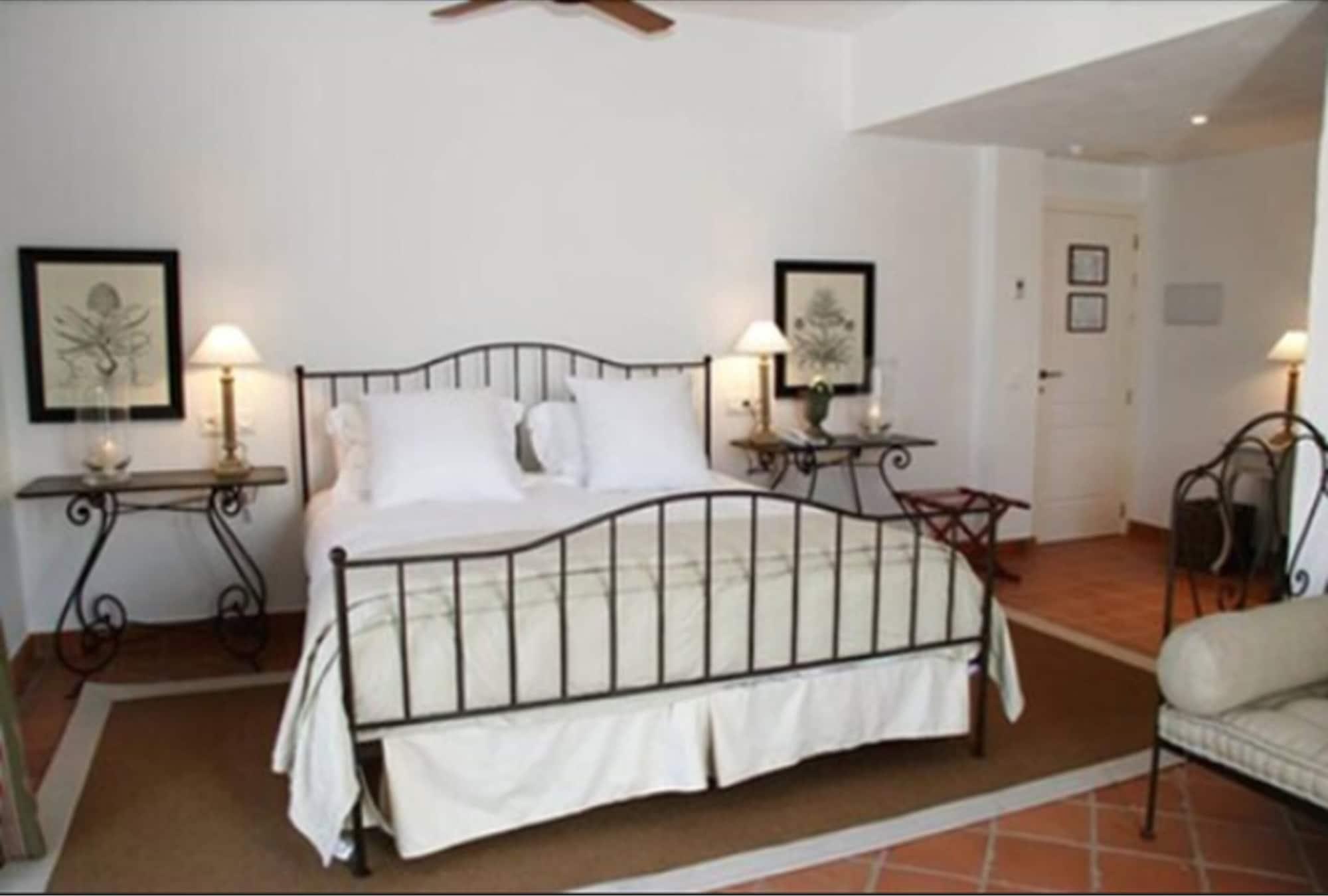 B Bou Hotel Cortijo Bravo Велес Экстерьер фото